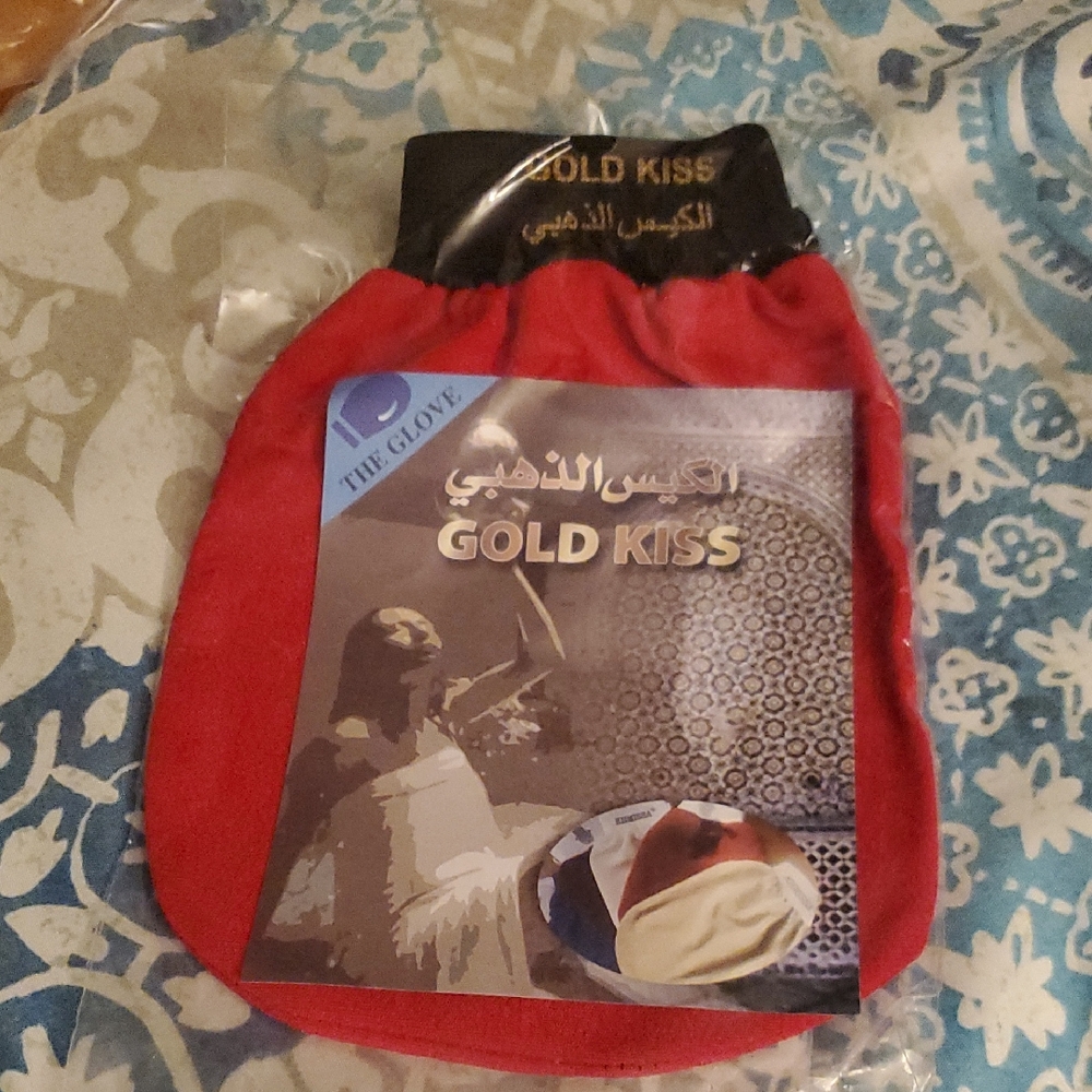 Gold Kiss Red Exfoliate Glove Great For Anyone
